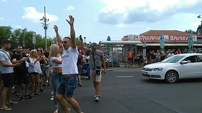 Протест срещу Симеонов блокира движението в Слънчев бряг.Молят Бойко за помощ