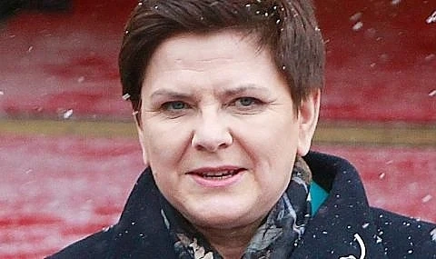  Беате Шидло с офанзива срещу Еманюел Макрон