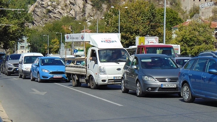 ВиК авария обърка трафика в центъра на Пловдив