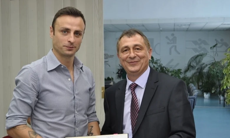 Бербатов след дипломирането: Готов съм за министър 