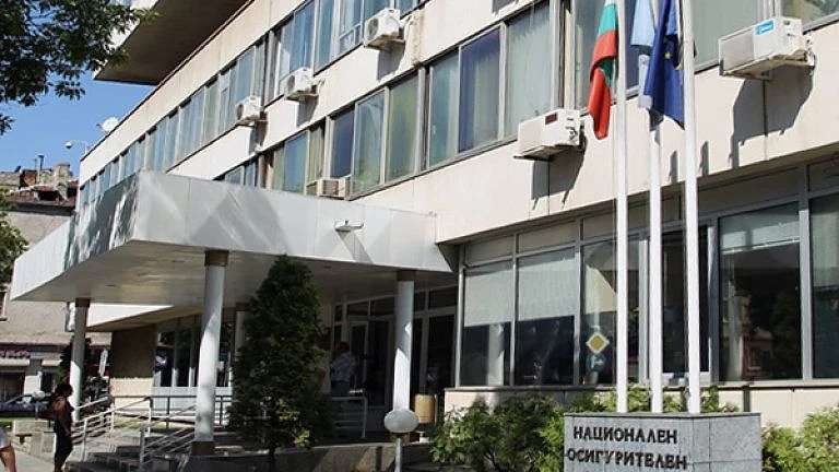 Депутатите отработват 15 септември, избират шеф на НОИ