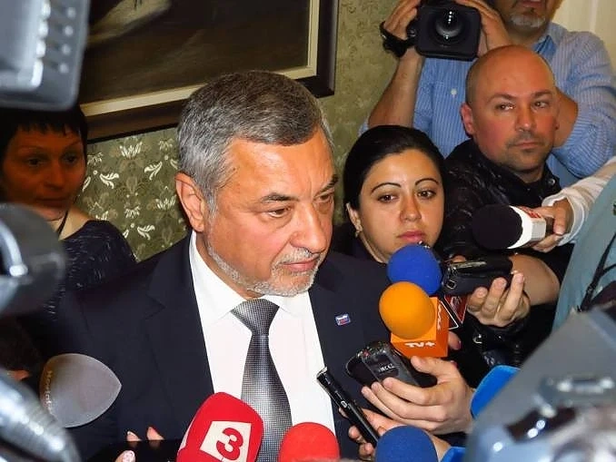 Валери Симеонов: ГЕРБ и патриотите внасят предложение за по-лесно получаване на Синя карта