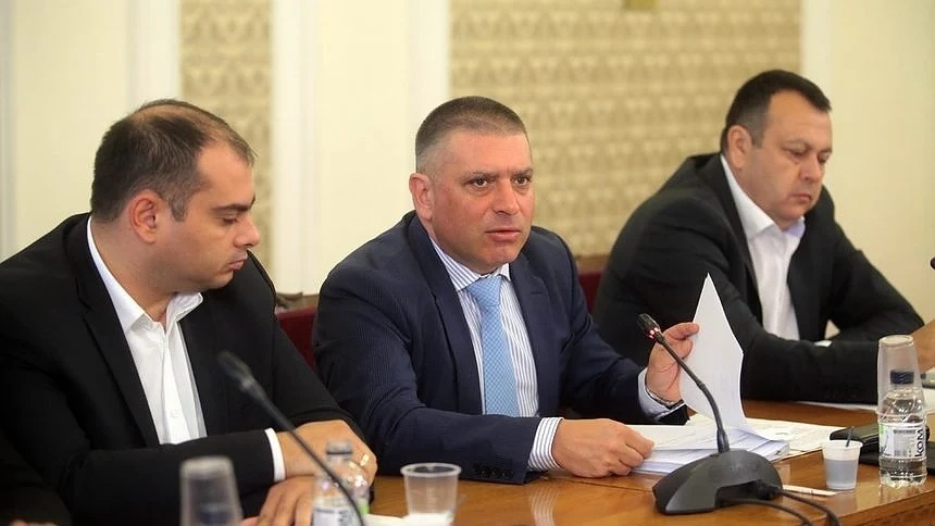 Правната комисия удължи процедурата за събиране на дългове
