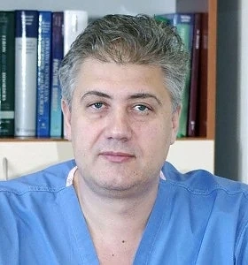 Срамота! Директорът на \