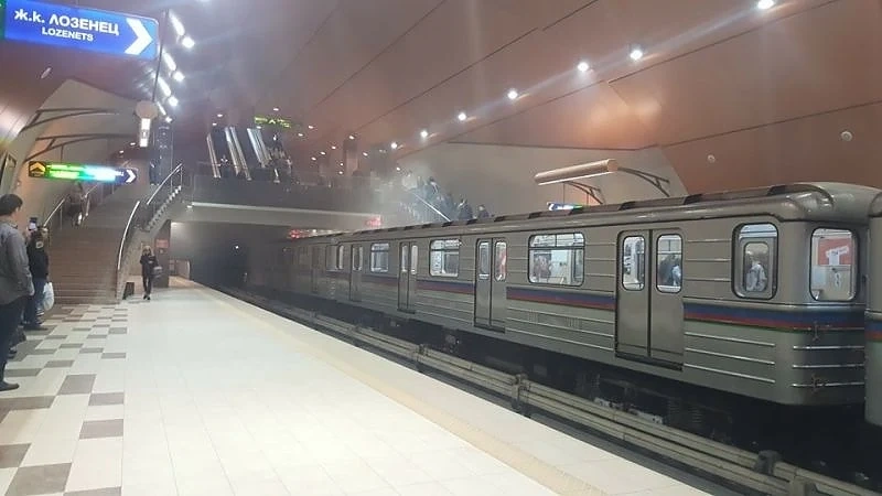 Мотриса на метрото в София се запали