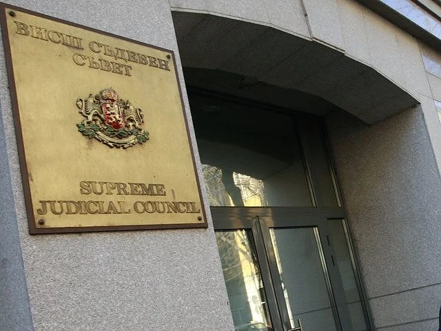 Какво ще работят отиващите си членове на ВСС