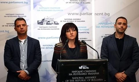 ГЕРБ атакува Корнелия Нинова за нейния съпруг