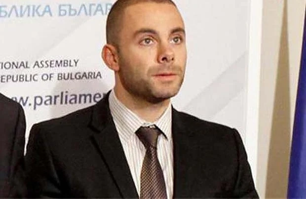 Съпругата на депутата Александър Ненков напусна „Булгартрансгаз“