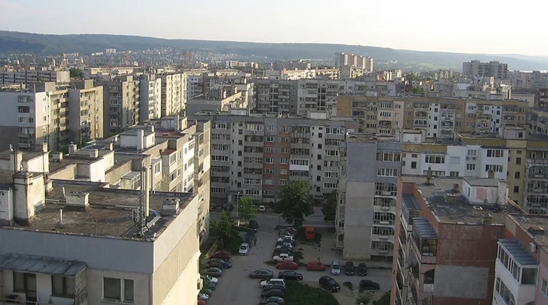 Измамната схема за закупуване на евтини общински жилища се разраства