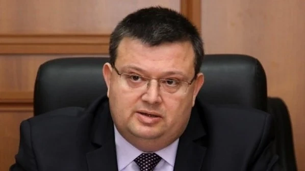 Цацаров поиска прекратяване на сдружение, незаконно финансирало партия ДОСТ