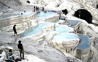 Вижте каква е легендата за едно от най-красивите места в света – Pamukkale