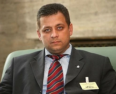 Смяната на шефа на НСО се превръща във военнополитически държавен акт
