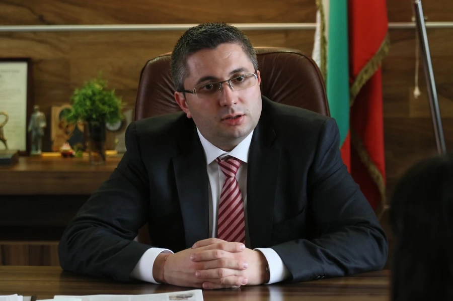 Министър Нанков: Няма да се състезаваме със Сърбия