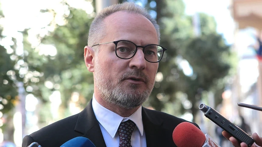 Върховни магистрати ще пратят в Конституционния съд преместването на делата за корупция в спецсъда