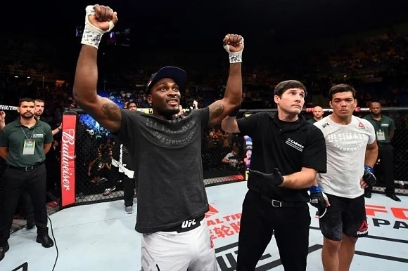 Шампион на UFC пред отказване