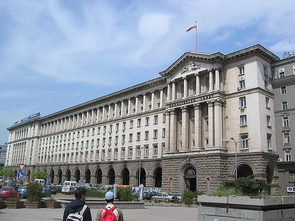 Депутатите гласуват нови правила за охрана на лечебните заведения
