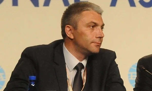 Карадайъ: Какво прави Валери Симеонов във властта?