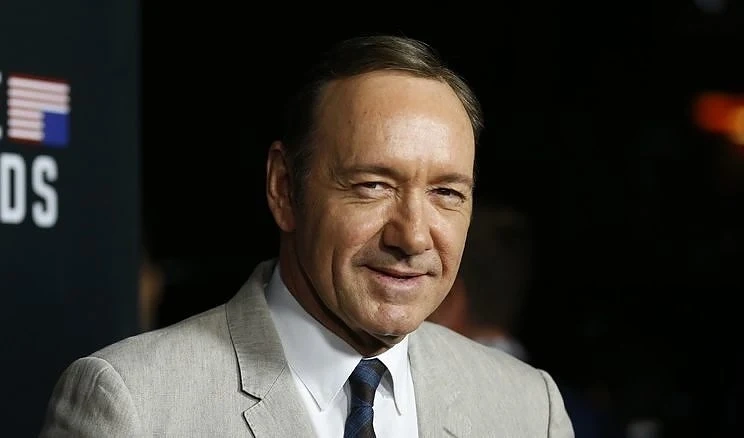 Спейси пускал ръце и на помощник-асистента от сериала Къща от карти