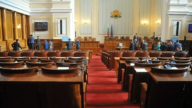 Три секретни доклада влезнаха в парламента