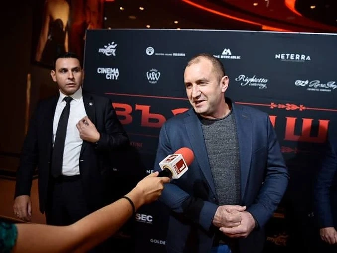 Президентското семейство на гала премиерата на „Възвишение“
