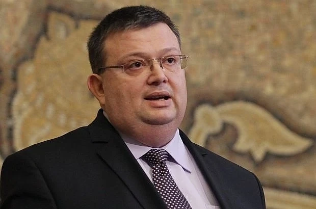 Цацаров иска повече спецпрокурори и по-голяма сграда за тях
