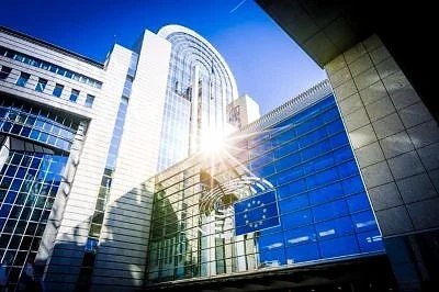 ЕП е готов за преговори за преразглеждане на системата за убежище