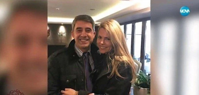 Експрезидентът и синоптичката обявяват официално връзката си
