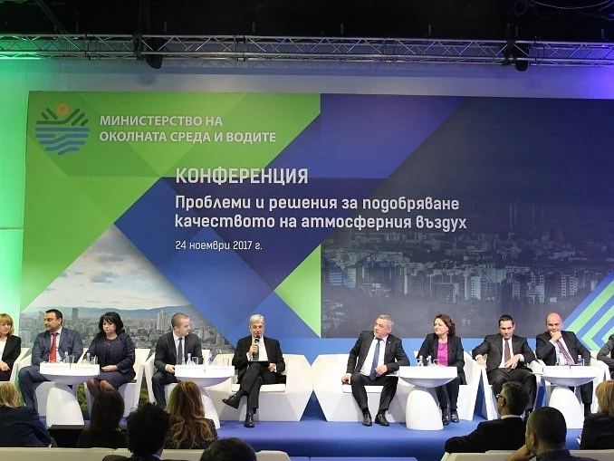 Министри и кметове с предложения за по-чист въздух