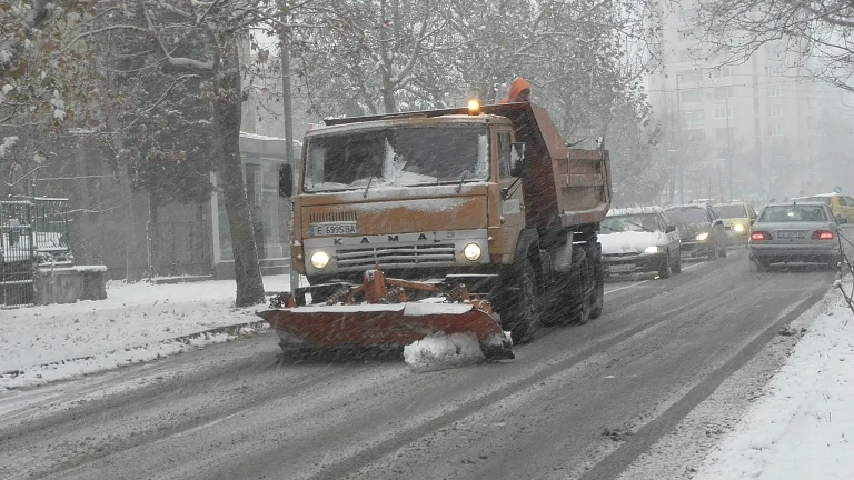 В София 116 снегорина са в готовност