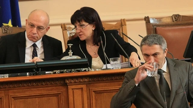 „Патриотичен” скандал между ДПС и ОП в парламента 