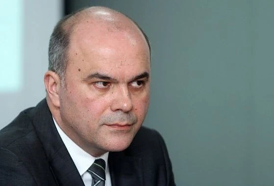 Промените на Манолова не минали, защото нямало пари, време и кадри