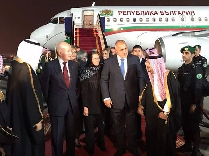 Иран: Грешка на пилота е причината за отклоняването на българския самолет