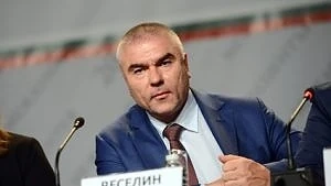 Борецът за чист пазар Марешки, семейно в износа на лекарства