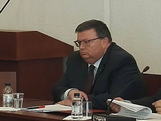 Цацаров: Твърденията за масово подслушване са апокалиптична картина