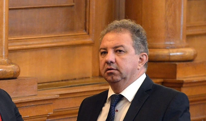Парламентът криминализира бурките и радикалния ислям на първо четене