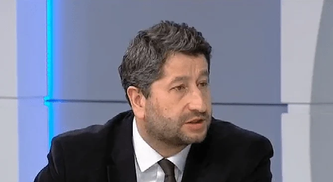 БНТ отряза Христо Иванов от участие в сутрешния блок днес