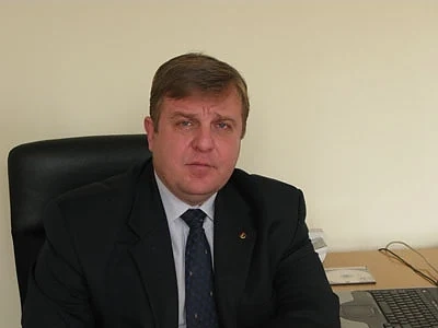 Каракачанов за думите на Ердоган: Повод за притеснение е всяко изявление за промяна на международни договори