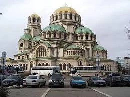 Кметът на София забрани паркирането на автобуси на площад \