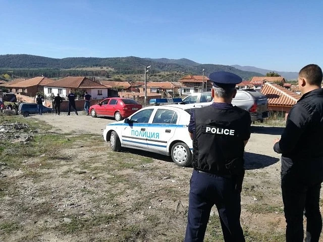 Акция в Карлово! Жандармерия и полиция нахлуха в малки и отдалечени квартали