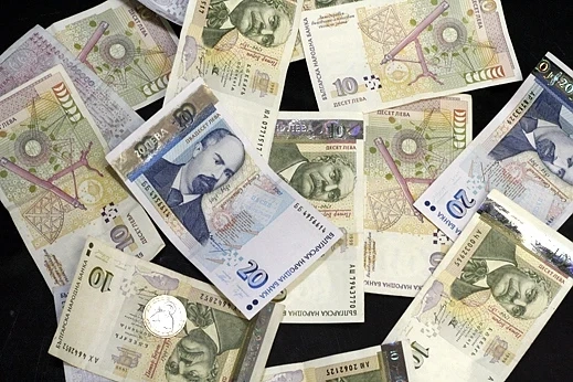 Вдигат минималната работна заплата на 510 лева от 1 януари 