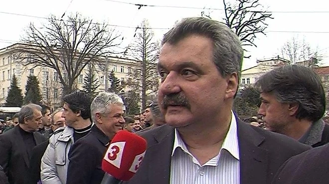 Тодор Батков подари вестник ”Стандарт” на журналистите