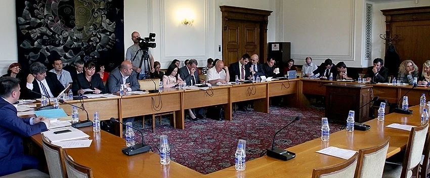 Днес правната комисия обсъжда президентското вето върху Антикорупционния закон 