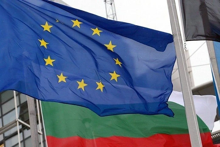Председателството се открива с тържествена церемония и масови протести