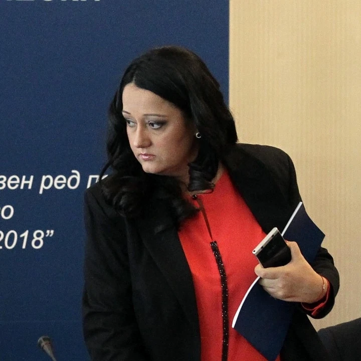 Павлова: Нека протестират, може да се взаимоизядат