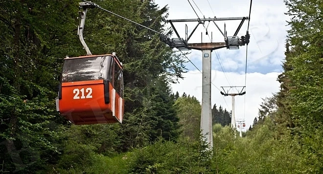 Фандъкова обвърза ремонта на лифтовете на Витоша с правото на строеж в планината