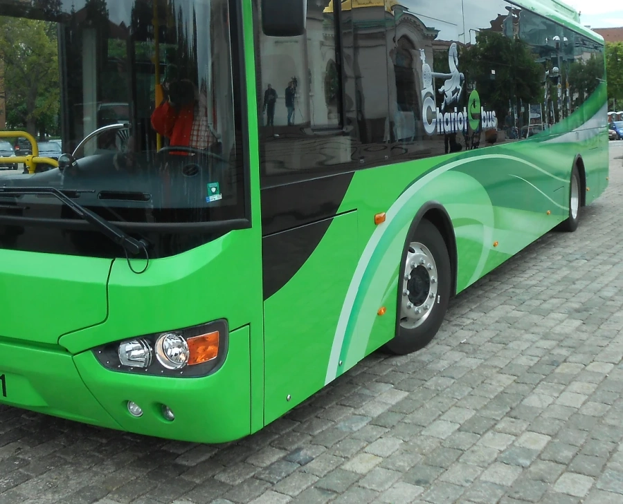 Автобус помете и уби възрастен пешеходец