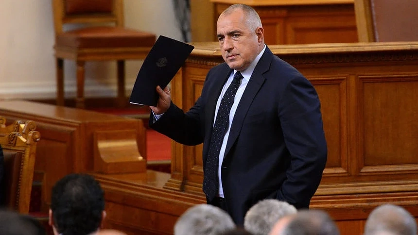 На извънредно заседание на парламента във вторник ще бъдат дебатите по вота на недоверие