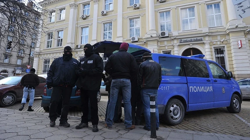 Полицията разследва приема на чуждестранни студенти в Медицинския университет