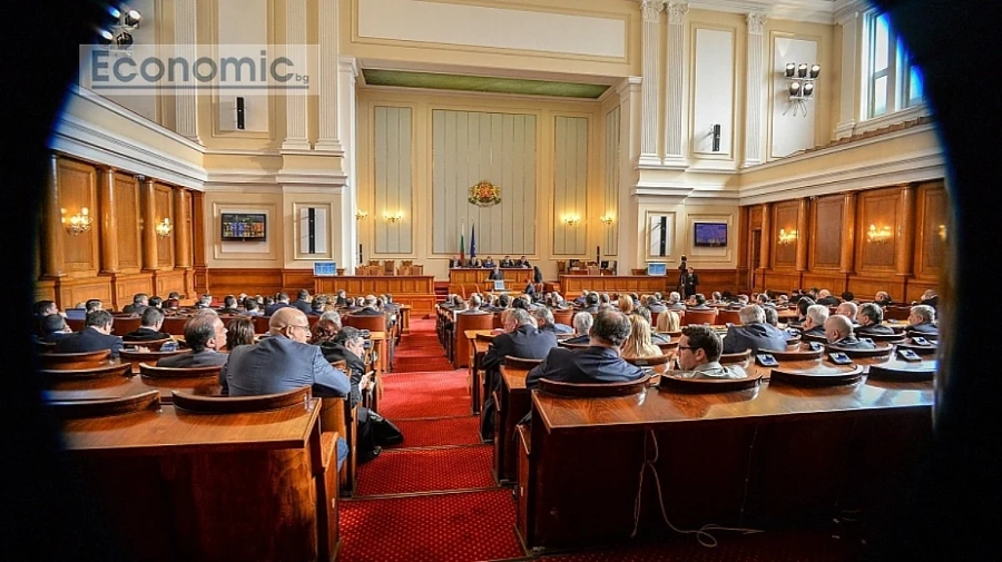 Парламентът започва обсъждане на вота на недоверие към правителството