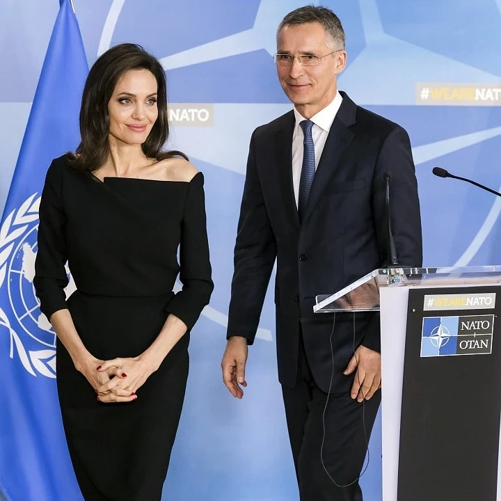 Анджелина Джоли и НАТО ще се борят със сексуалното насилие